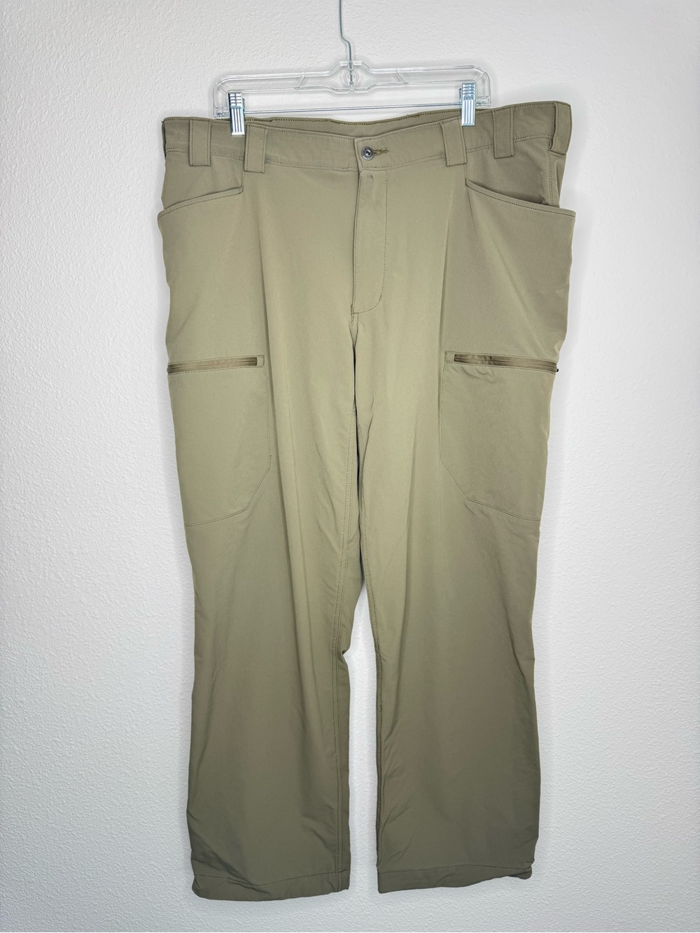 Duluth Trading Co Flexpedition Olive Green Cargo Pants - Utility Zip Pockets